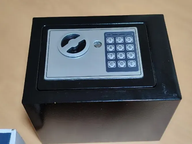 Cofre digital com teclado e 2 chaves para máxima segurança Pronta Entrega