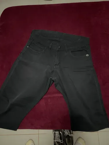 Vendo calça preta em ótimo estado!