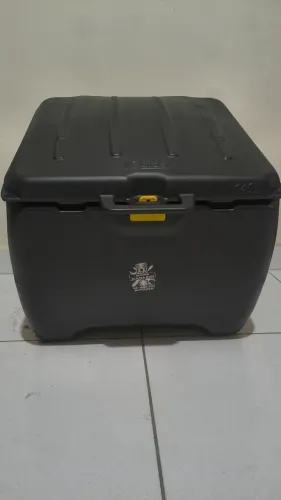 Baú 140 litros + suporte