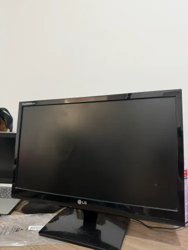 Monitor Lg E2241 21.5  Full Hd Hdmi Vertical Horizontal Nfe Preto