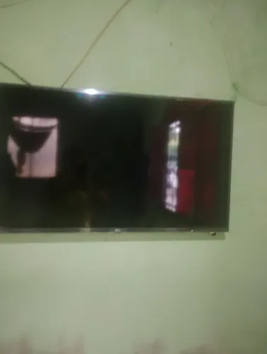 Vendo tv LG 43 PLG smart nova um mês de uso garantia bemol tenho a caixa 1500 reais 