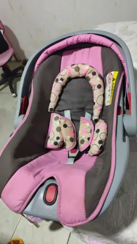 Bebe conforto e berço cercado 