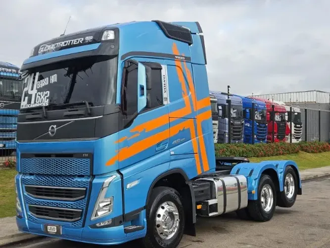 Volvo FH 460 6x2 Globetrotter Teto Alto Automático Ano 24 Mola Mídia Grande geladeira