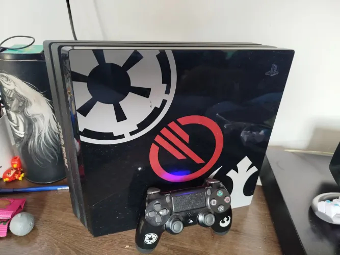 Vendo PS4 PRO EDIÇÃO LIMITADA STAR WARS 1tb