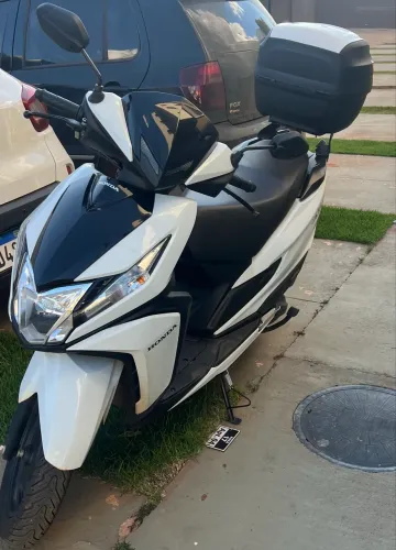 Honda Elite Branca com Baú e apenas 1650 km