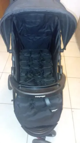 Carinho ,e bebê comforto