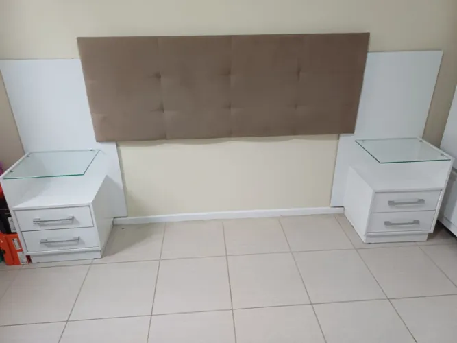 Cabeceira de Cama com Criados