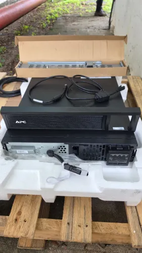 Nobreak APC Smart-UPS X 3000VA / 2700W SMX3000LV2U-BR - Nunca Utilizado - Completo