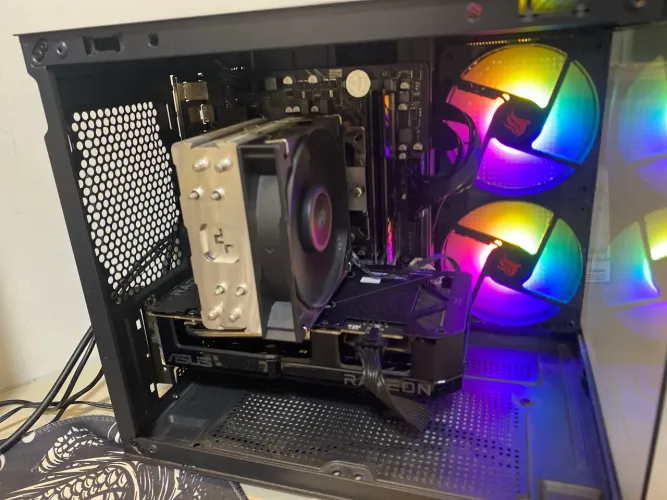 PC Gamer Ryzen 5 4600G + RX 7600 + Monitor 165Hz + Periféricos