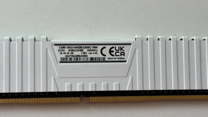 Memória RAM VENGEANCE 16GB (2X8GB) 