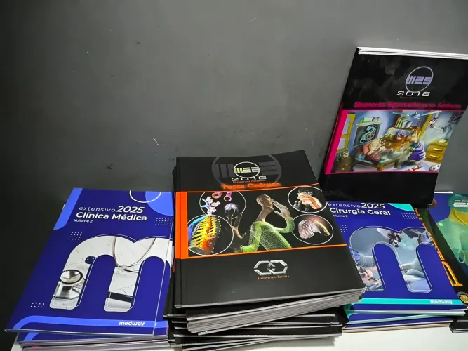 Vendo lote de livros de medicina