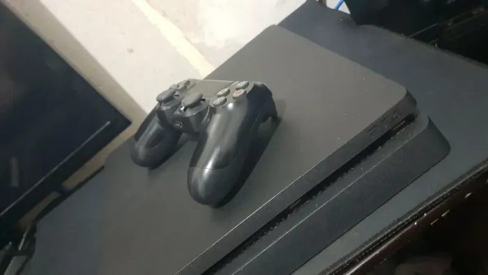 PS4 Slim 1TB