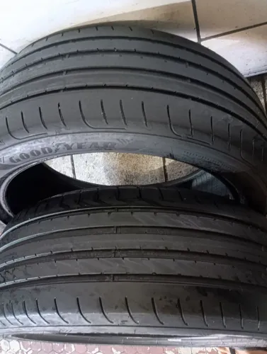 Pneus originais Goodyear ref 215 45 18 RS 1500 os 2