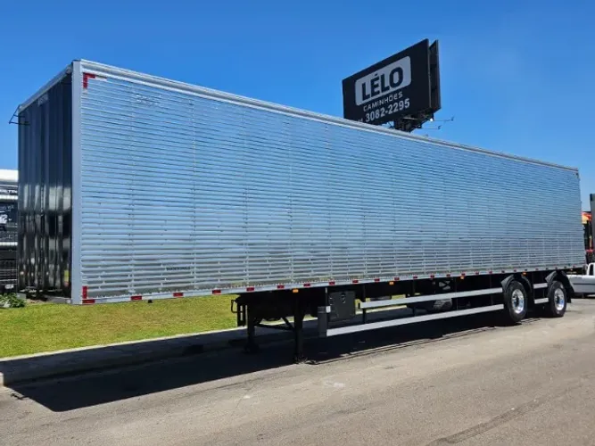 BAÚ 2 EIXOS NOSTRA ANO 2026 0KM 30 PLT 15.40 X 2.90 CHAPA XADREZZ C/PNEU E RODA ALUMÍNIO