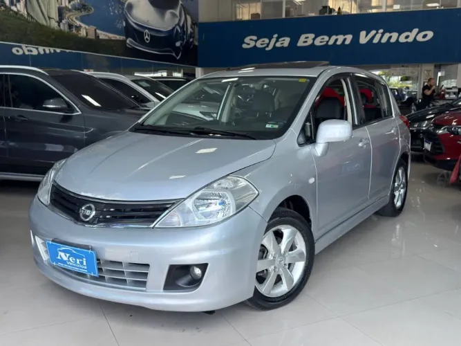 Nissan Tiida SL 1.8/1.8 Flex 16V Aut. 2013