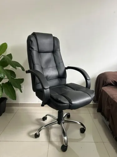 Cadeira de Escritório Presidente Preta