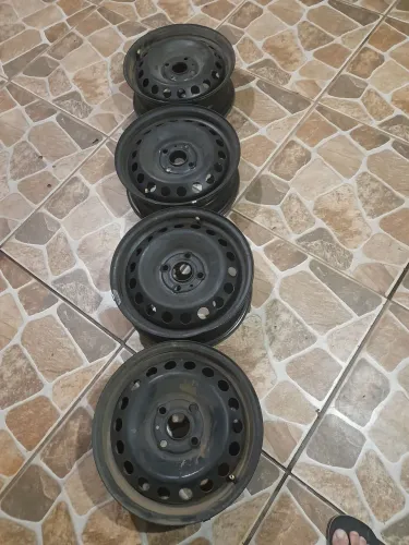 Vendo 4 roda de ferro aro 14 do hb20 simi nova