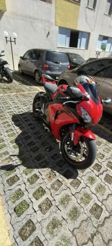 CBR1000 ou MT07