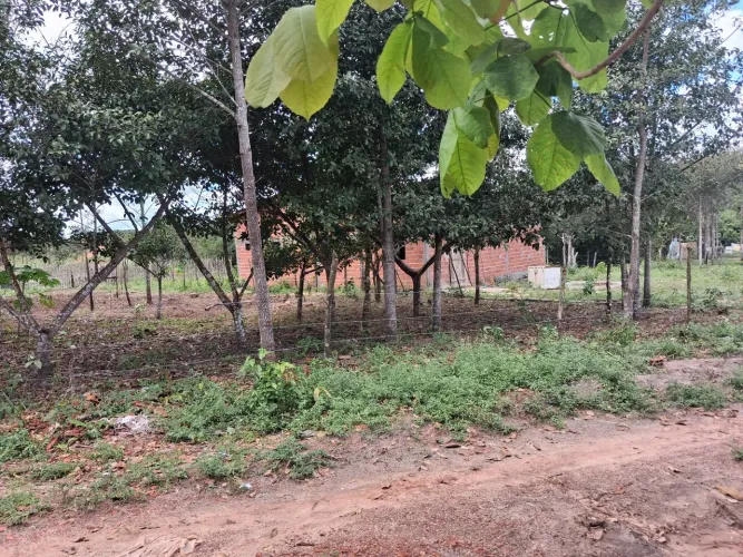 Vende-se Terreno
