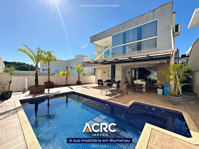 ACRC imóveis - Casa com piscina para locação no Golden Park em Blumenau