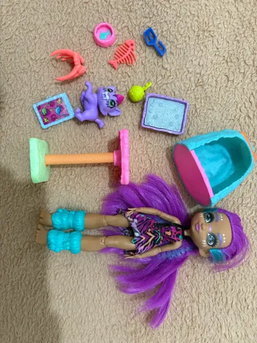 Boneca Roaralai - Cave Club, Mattel