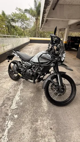 Himalayan 450  mais bonita do Brasil