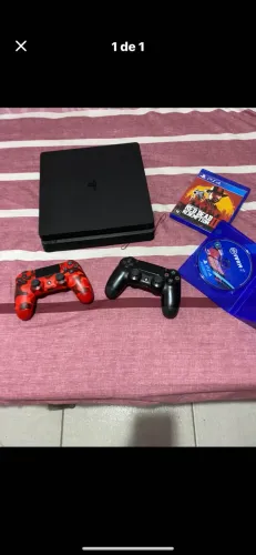 Playstation 4 com 2 controles originais e jogos: Gta V; Red2; Fifa 19; Detroid