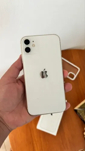 iPhone 11 branco 64gb