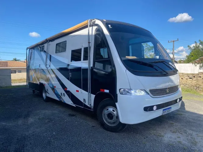 Motor home 
