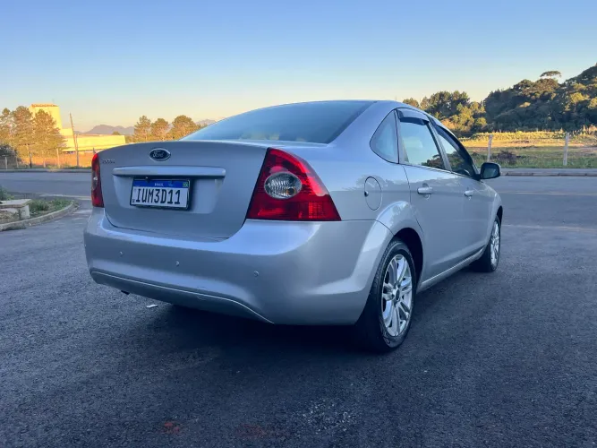 Ford Focus Sedan 1.6/1.6 Flex 8v/16v 4P Mec. 2013