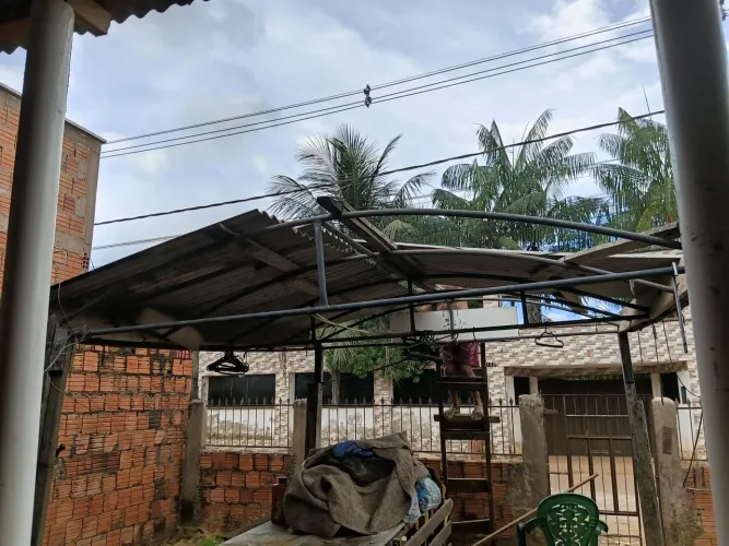Armação de uma tenda de ferro