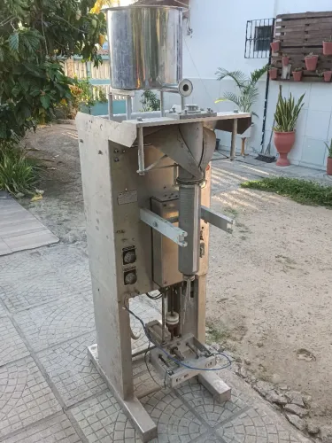 ENVASADORA DE LÍQUIDOS LEITE