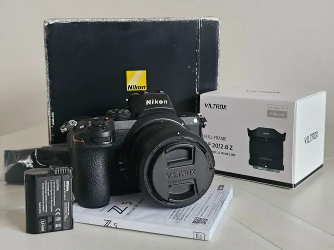 Nikon Z5 + Viltrox 20 mm 2.8 Z nova + 2 baterias (Apenas 11.800 k)