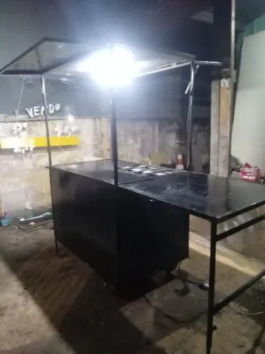 Carrinho Lanche com bancada dupla iluminaçao rodonas sup fixaçao estabilidade laterais bas