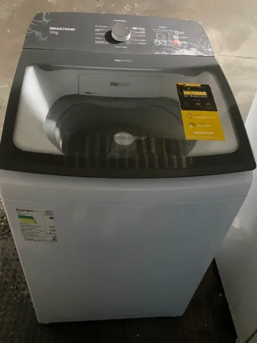 Máquina de lavar semi nova 