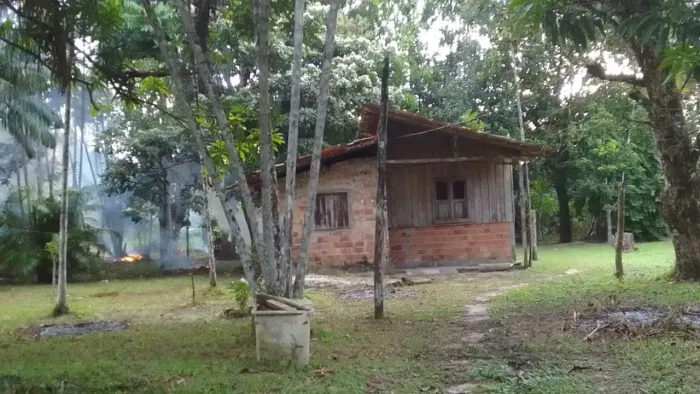 Vende-se esta casa.localização: segunda rua Francisco Antônio mescouto em colônia chicano
