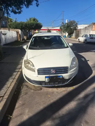 Fiat Linea Essence 1.8 Flex 16V 4P 2015