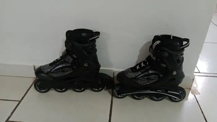 Patins e Kit segurança Semi novos  39 ajustável.