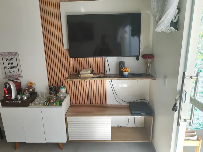 Painel com Rack suspenso