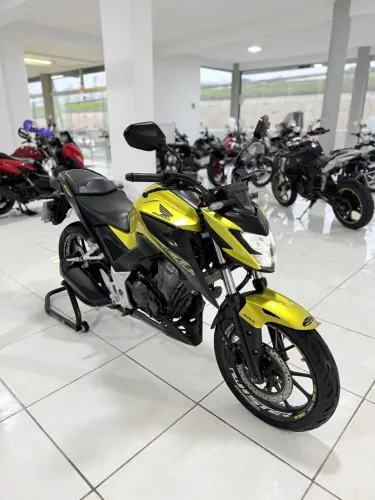 CB 300F Twister Flex