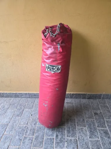 Saco de pancada + prancha para abdominal