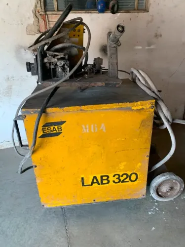 Maquina de Solda MIG ESAB LAB 320 industrial Trifásica 220V