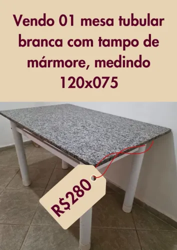 Mesa tubular com tampo mármore