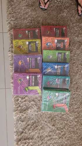Livros pré-vestibulares (coleção completa).