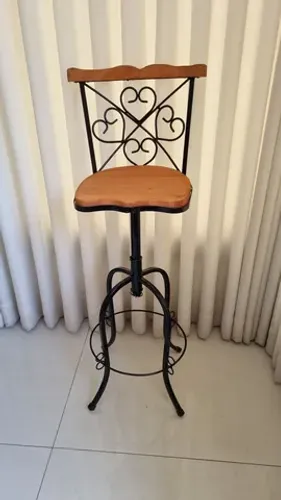 Banqueta Bistrô Ajustável Corações