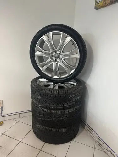 Rodas aro 22 com pneus delinte