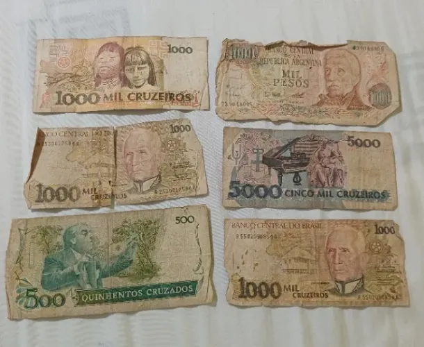 Cédulas antigas/ dinheiro de antigamente. Leia a descrição