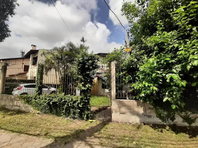 Casa com 3 dormitorios + 1 Apartamento e Vaga para ate 5 veiculos