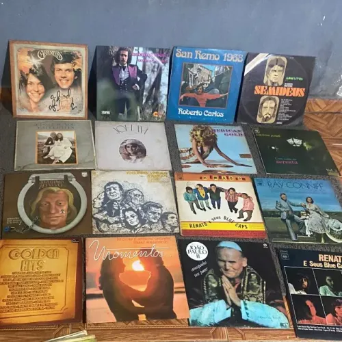Vários títulos de disco de vinil antigos... (robeto carlos, papa, renato etc..) 16 unidade