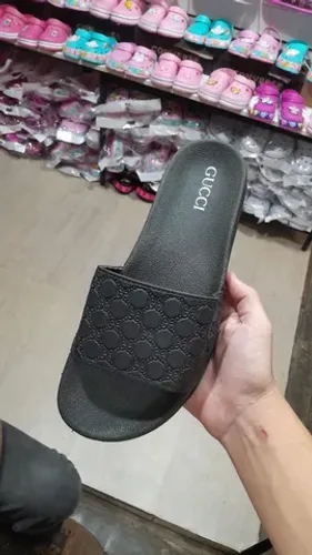 Chinelo slide gucci
